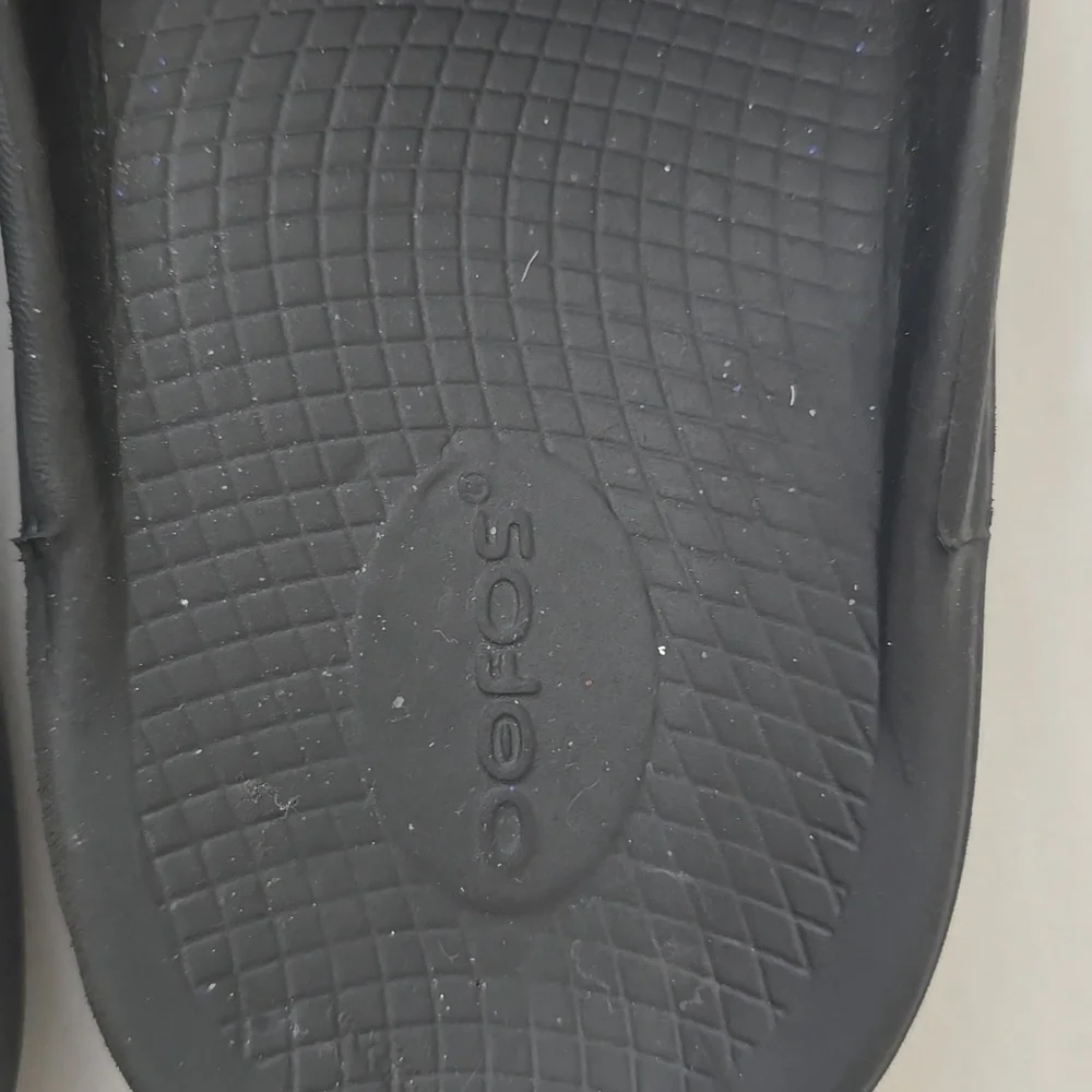 OOFOS Black Slide Sandals‎ M12, W14